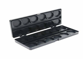 Boyaları karıştırmak ve saklamak için bir palet