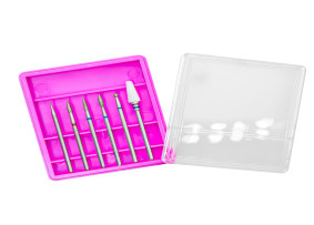 17 adet 6 parçadan oluşan manikür aparatı seti.